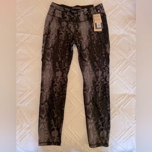 NWT Calia by Carrie Underwood snakeskin print workout capris